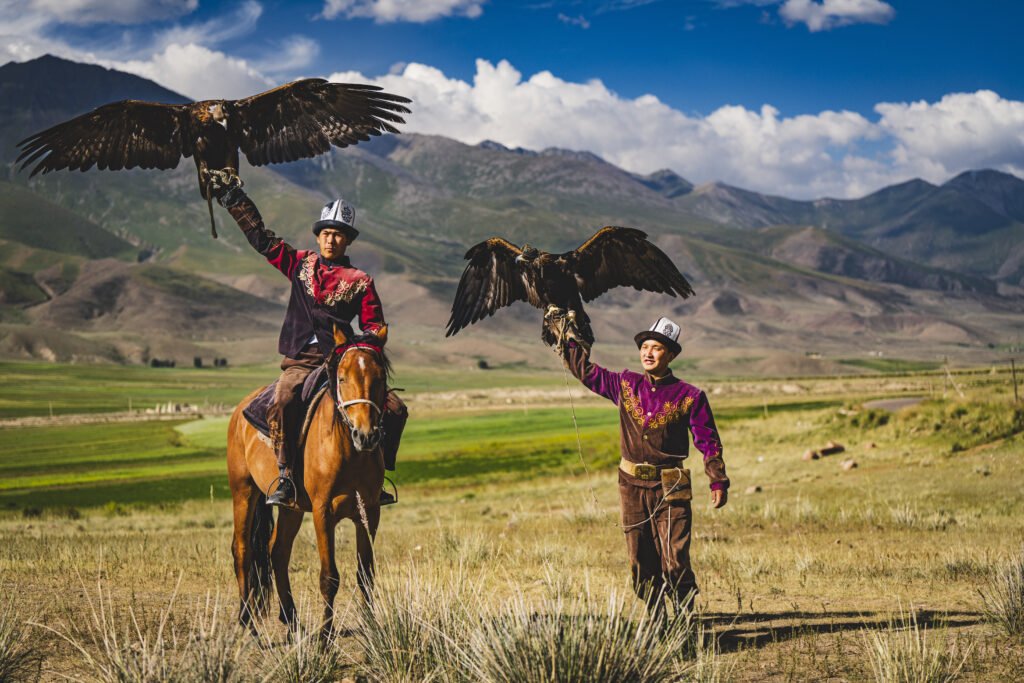 Eagle hunting show